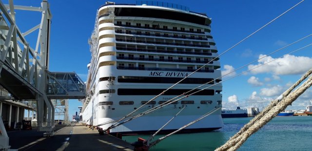 msc meraviglia msc divina berlin  queen mary sunday 07042019 1